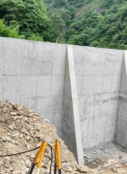 衡水安平县重力式挡土墙